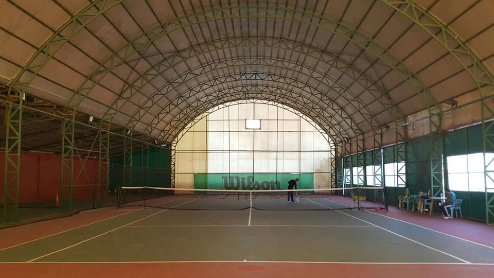 Çelik kubbeli kapalı tenis kortu